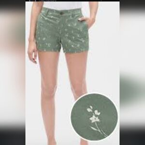 Gap khaki green shorts size 2 #182